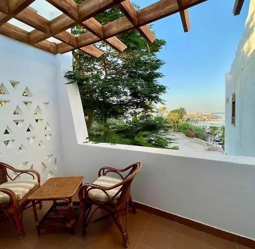 Daire ℂoral Bay Dream - Luxury Sunset Sea View